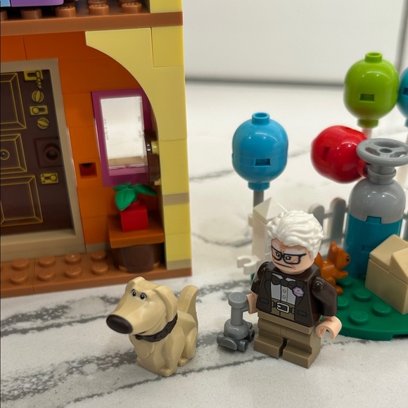 LEGO Disney House with Vibrant Balloons - Picture 7 of 8